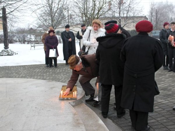 Elhurcoltak megemlékezése