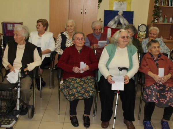 Gondozási központ karácsonyi ünnepsége