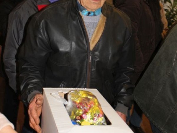Idősek csomagosztás