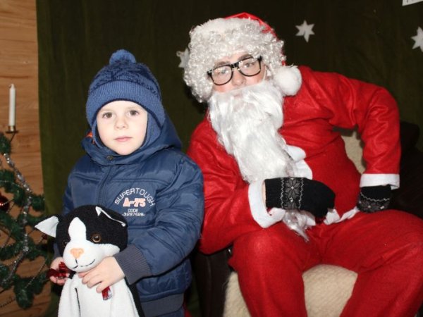 Mikulás csomagosztás
