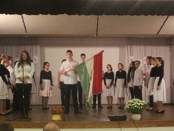 Tisztelet az '56-os hősök előtt