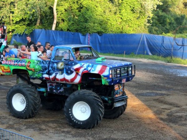"Monster Truck" Kaszkadőr Show