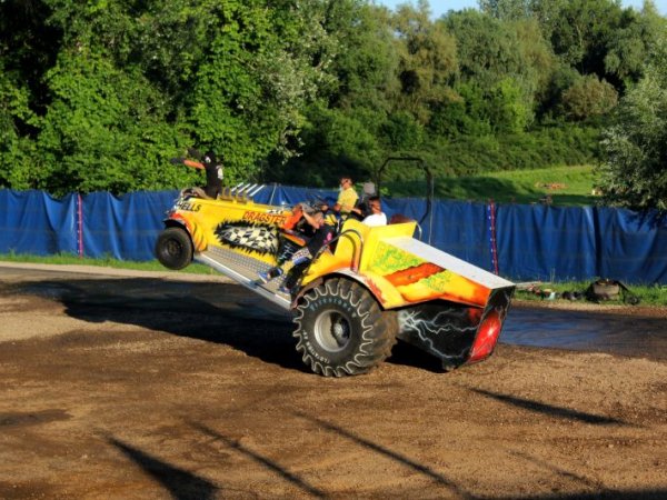 "Monster Truck" Kaszkadőr Show